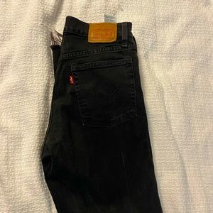 LEVIs Wedgie Jeans. Slight stretch. Size 27